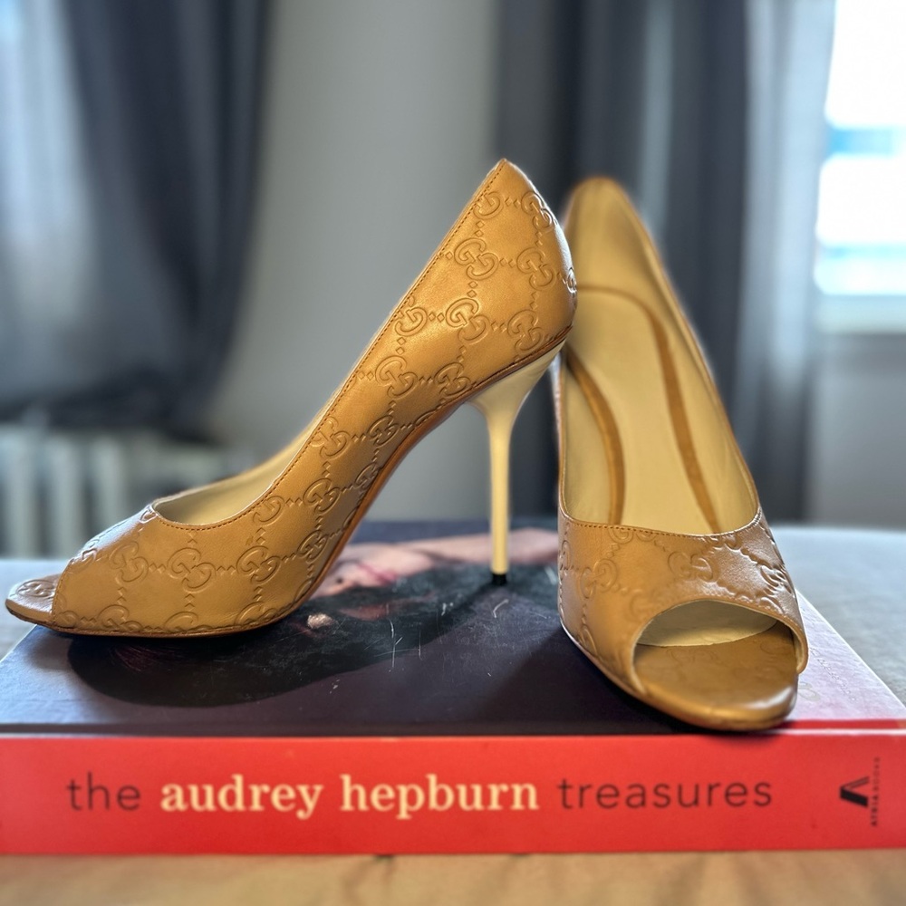 Gucci Aleppo Peep Toe Pump